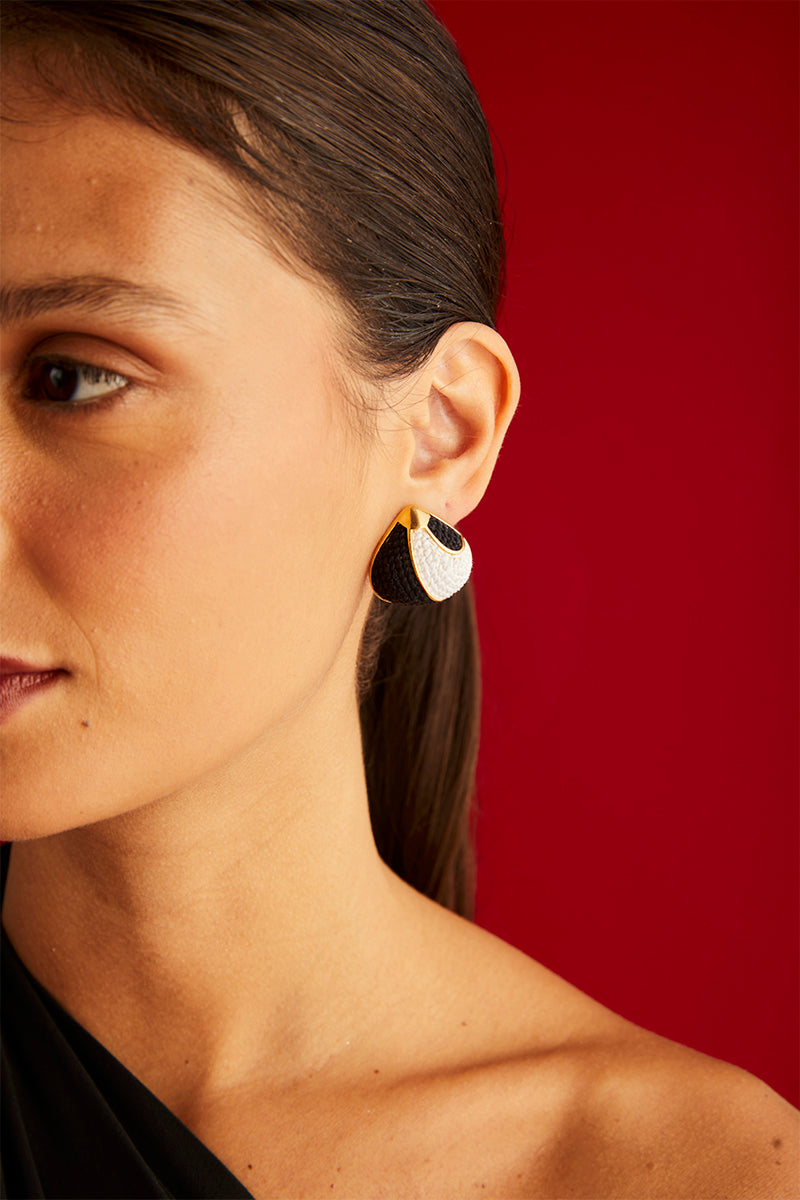 Suspiro Earrings - Black and White